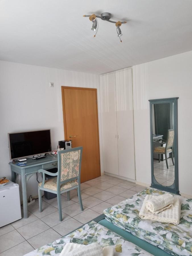 Hotel A U R O R A Cadenazzo Esterno foto