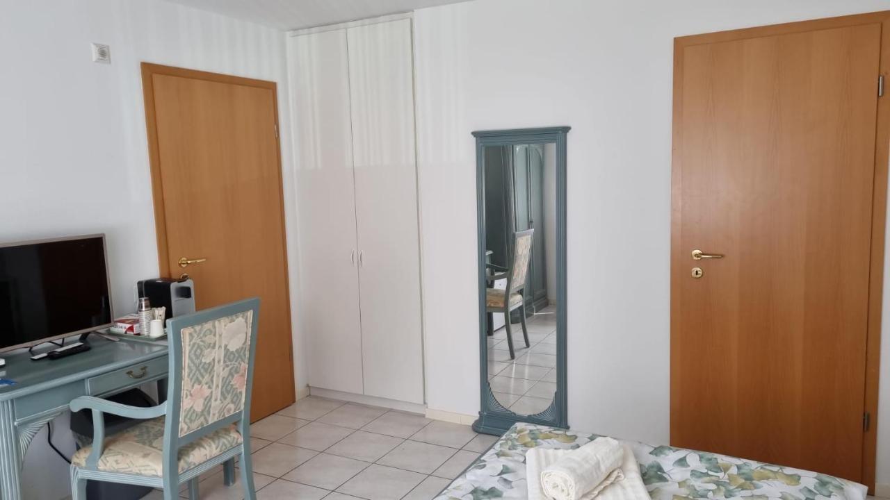 Hotel A U R O R A Cadenazzo Esterno foto